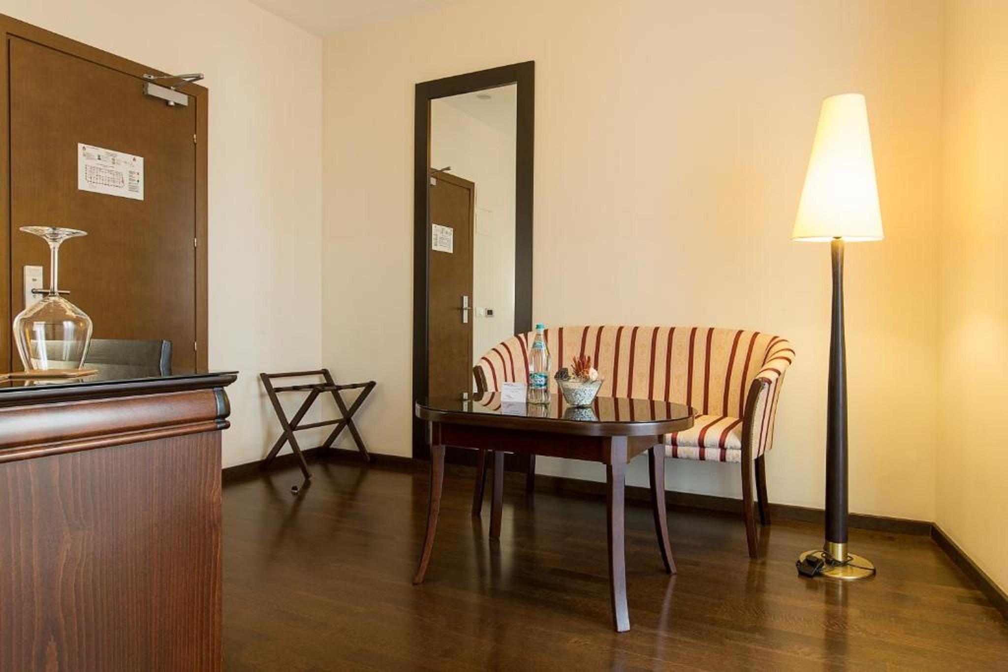 Europa Royale Bucharest Hotel Exterior foto